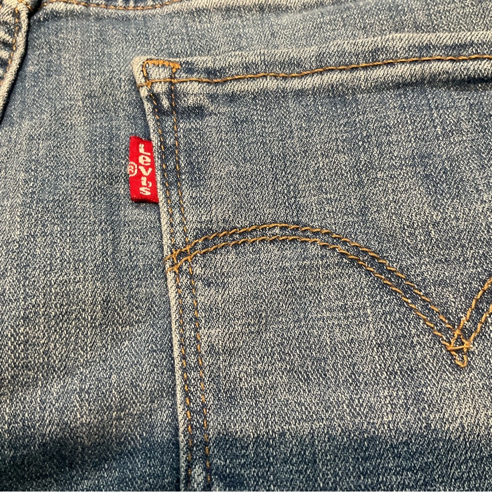 Levi’s Classic Bermuda Women’s Shorts Medium Wash Size 18W - Picture 11 of 16